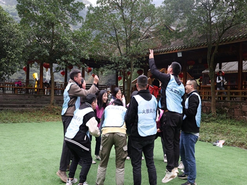 �����l(f��)չ��˾�����ľ������F(tu��n)�Y(ji��)�^���������l(f��)չ��˾�_չ����(hu��)���(d��ng)